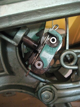image: close up to show where rollers end up in respect to the rails in rest position